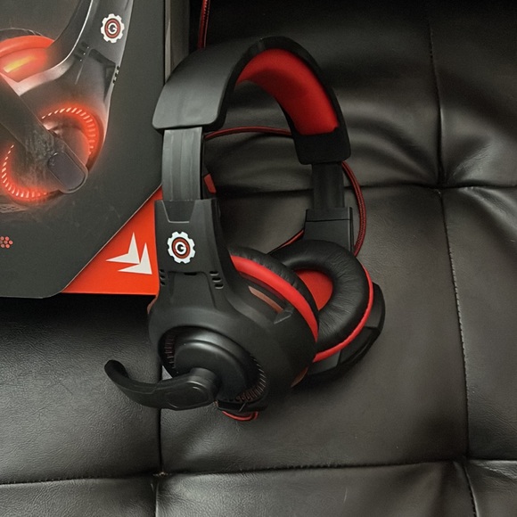 New Hyperion Gaming Headset - Red and Black - Picture 5 of 7